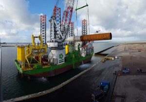 Upending tool onboard Jackup Vessel