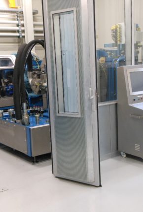 Hydraulic system for a remanufacturing test bench including control system